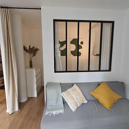 Appartement Les Glieres - Confortable Et Au Calme